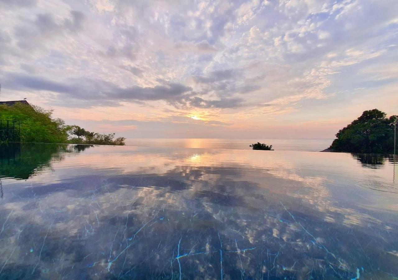 Villa Yang, Private Oceanfront Villa, Bãi biển Kamala Ngoại thất bức ảnh